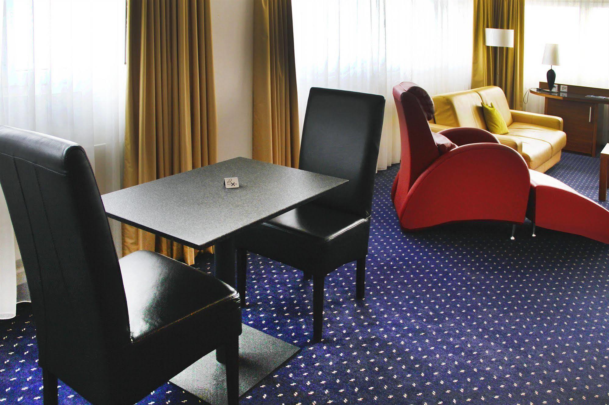 Hotel Hoeri Inn Extérieur photo